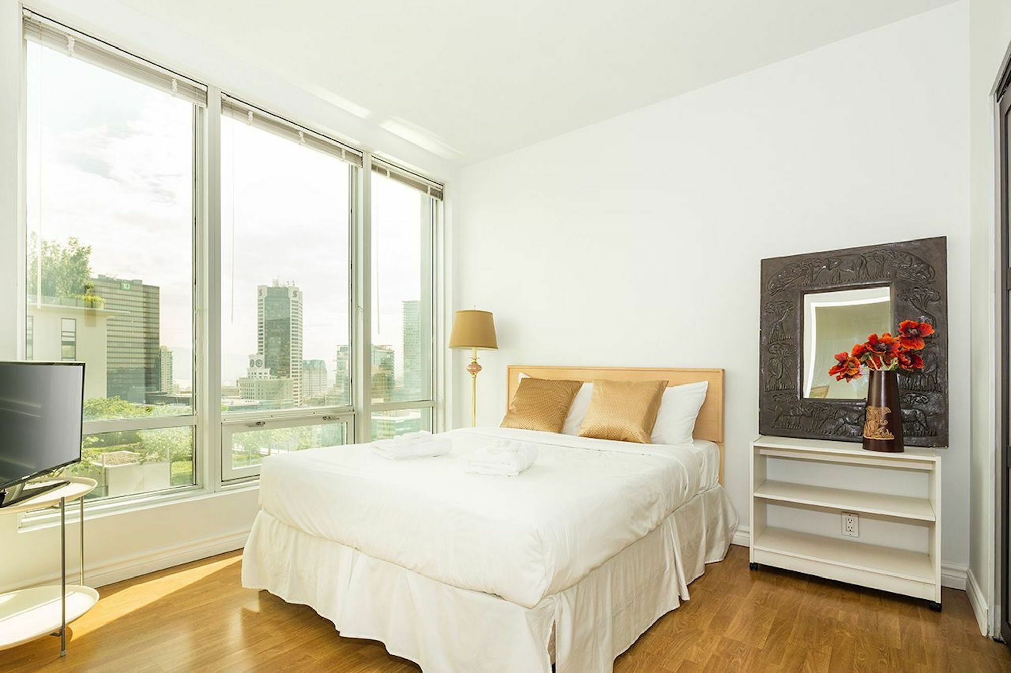 Central 1Br In Downtown Vancouver By Sonder Hotel ภายนอก รูปภาพ